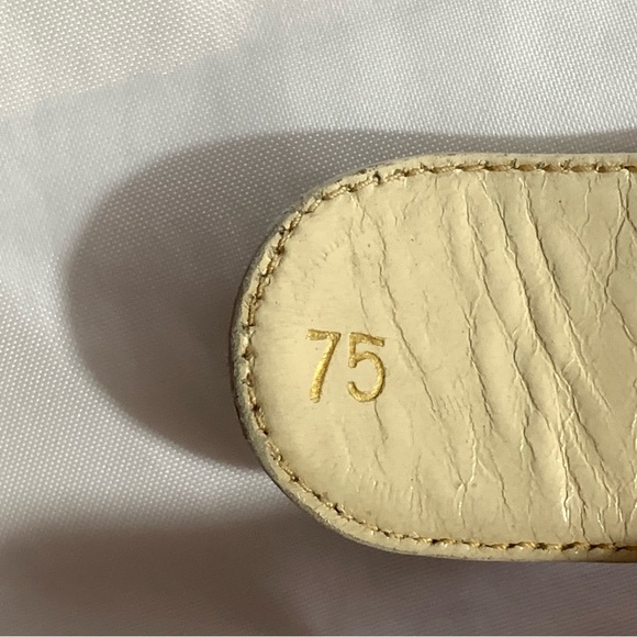 authentic GUCCI 75cm (size SM / MED) cream leather belt w/gold/silver GG buckle - Picture 2 of 12